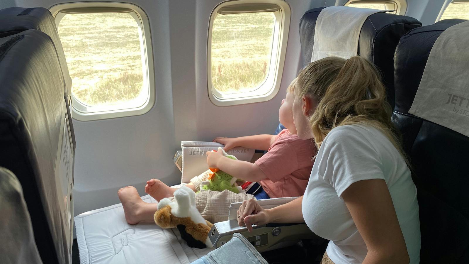 Free family seating on airplanes to be required under new DOT rule